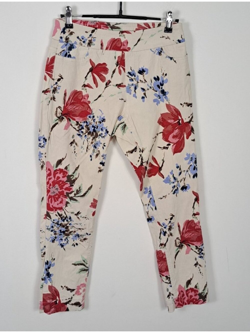 Soft Surroundings PXS Floral Pull-On Capri Pants Beige Red Floral Stretch Ankle
